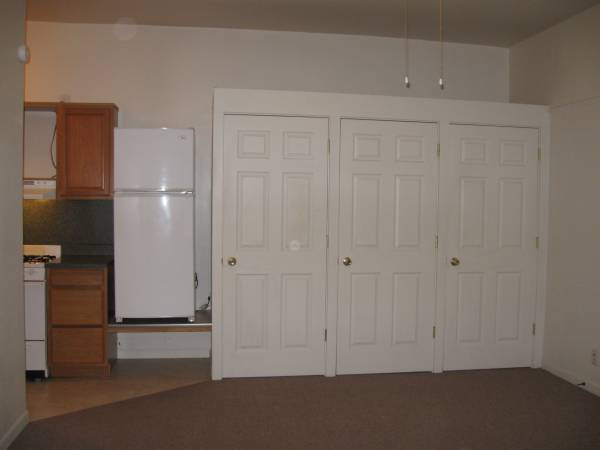 $750 / 1br - Studio Apartment, Utilities Included, Close to Campus Non-Smoking #3 (Lafayette/Close to Campus)63680139936257120