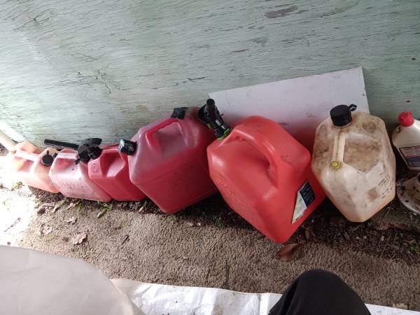 Gas cans 1