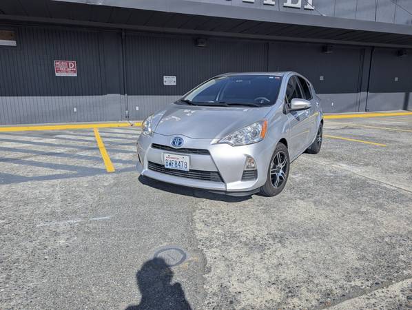 2013 Toyota Prius C. Clean Title, No Accidents: $7,500 (Silver, Hybr - $7,500 (Seattle)63617160353025121