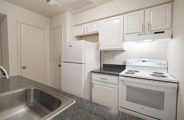 $1,165 / 2hab - 903ft2 - ¡Ama dónde vives! 2 habitaciones, 2 baños!!! ¡Listo para ti! (Mandeville)63792268779779121