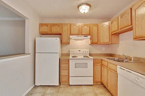$1,150 / 2br - 925ft2 - $100 DE DESCUENTO EN EL PRIMER MES COMPLETO DE RENTA - CASA ADOSADA AMPLIA DE 2 HABITACIONES/1.5 BAÑOS (Metairie)63792268697859122