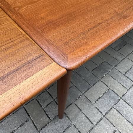 Gran mesa de comedor danesa de teca con hoja extensible de Skovmand & Andersen - $1.75063471349719171123