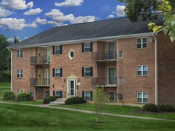$1,320 / 1br - Acceso Controlado/Cerrado, 1BD 1BA, En Baltimore (7910 Dunhill Village Circle, Baltimore, MD)63694409944323124