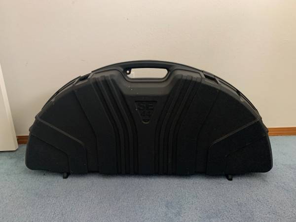 Plano bow hard case 1