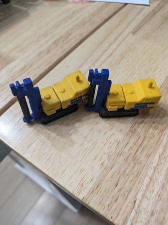 Truck shaped 4GB USBs 1