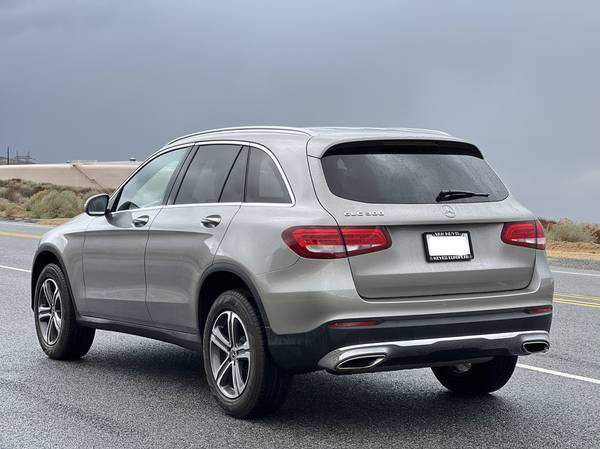 2019 MERCEDES BENZ GLC300 36K MILES ONLY 🔥 - $19,99963469625619585122