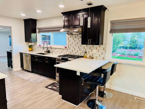 $3,600 / 3br - */*-Hogar recién renovado de 3 habitaciones/3.5 baños 1,950 pies cuadrados disponible!! (fremont / union city / newark)63667975890049121