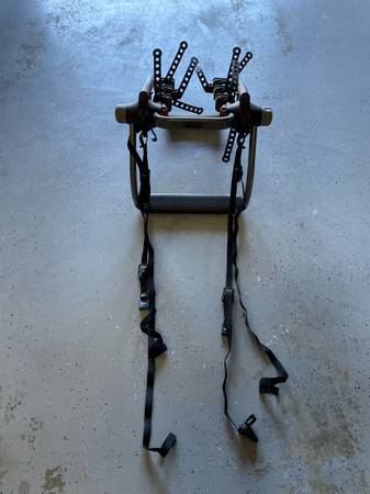 Yakima Kingjoe Pro 2/3 Bike Rack 1