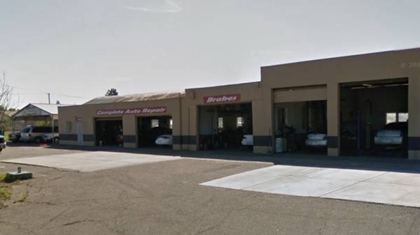 Auto repair shop looking for mechanics/ technicians/ service writer 1