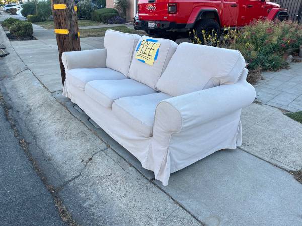 Free Couch (san leandro)63995016795138122