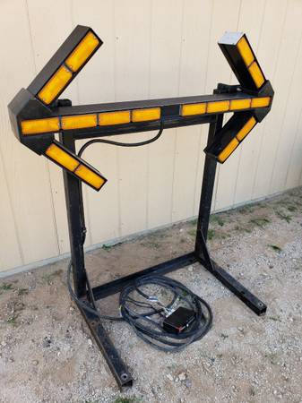 Large Lighted Whelen Traffic Directional Arrow - Commercial Work Truck 1