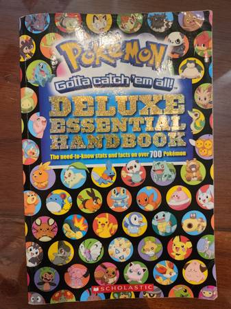 Pokémon: Deluxe Essential Handbook Book 1