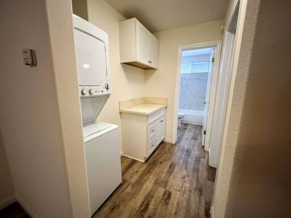 $1,799 / 1br - 0561ft2 - West LA Apartment Available. (Los Angeles)63869887995139121