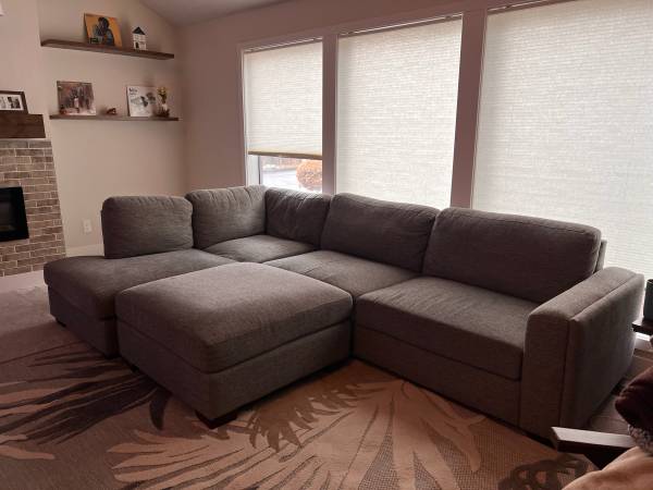 Maycen Gray Sectional Sofa 1