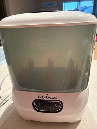 Baby Brezza Bottle Sterilizer and Dryer 1