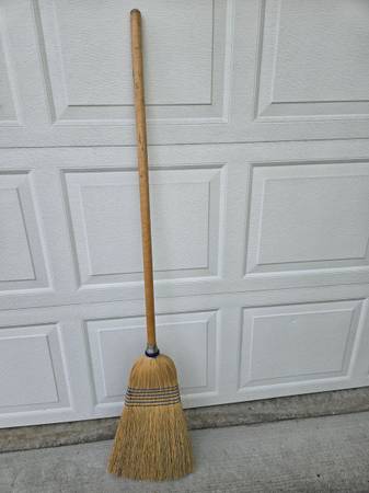 Straw Broom (new) 1