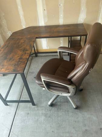 L shape/shaped computer desk/table and office chair can deliver 1