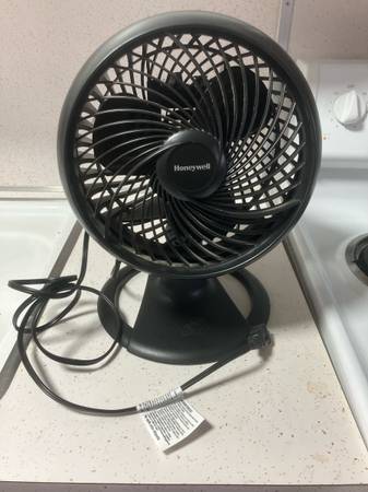 Honeywell Turbo Force Table top fan 1