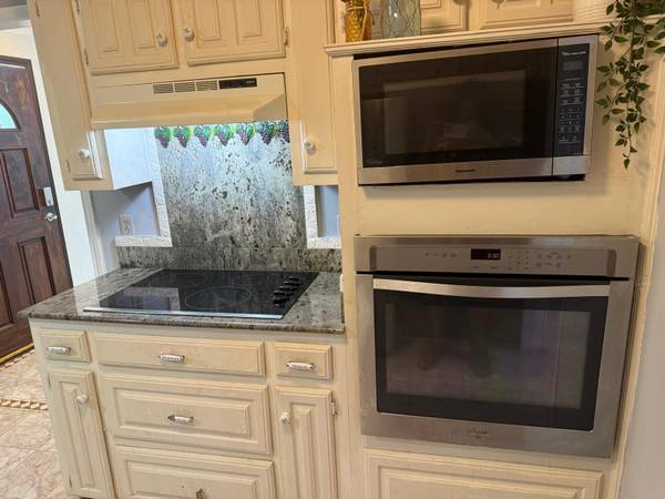 $1,200 / 1br - 1500ft2 - Master Bedroom; Dedicated bath in Frisco House (Frisco)63936224148355124