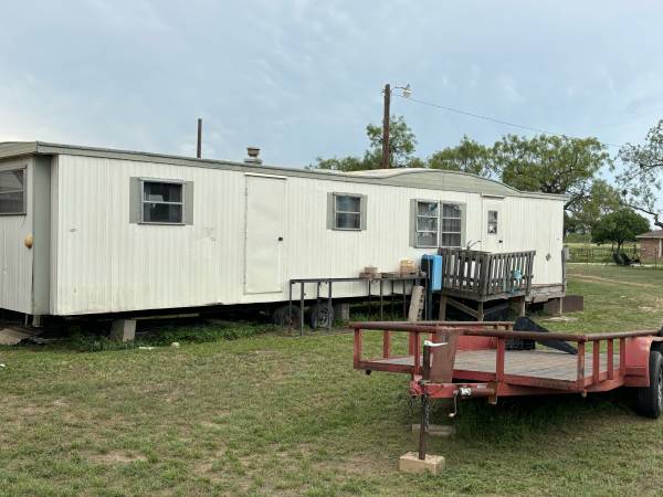 Trailer house 1
