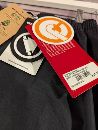 Endura Women's Bike Pants NWT - $30 (Falls Church)63470112459395122