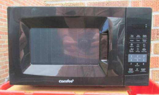 Comfee' Black Microwave w/Turntable & Electronic Controls 1