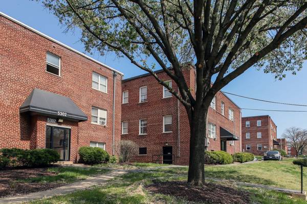 $1,599 / 2br - 720ft2 - Minutos del Metro y la autopista – ¡Hogares espaciosos disponibles! (Hyattsville)63779285735809122
