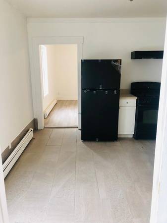 $2,700 / 2br - 3-Bedroom Apartment – Available November 1st (Rochester)63932058310018120