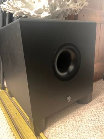Yamaha HS10 Subwoofer never used 1