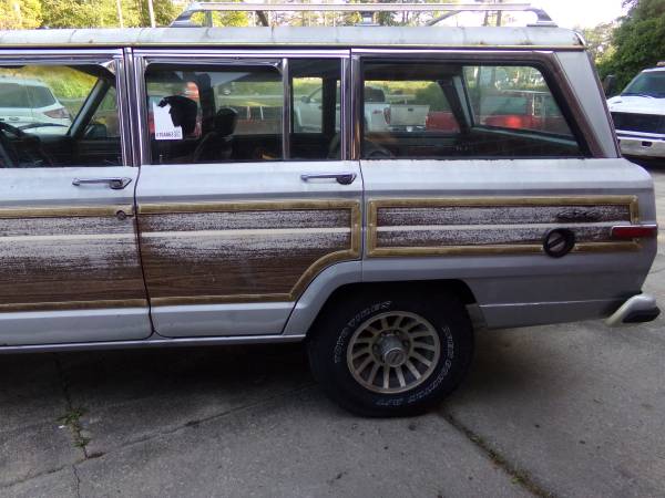 1988 jeep grand wagoneer 5.9 v8 (155K)mi runs&drives needs restoration - $6,995 (riverdale)63621024168193124
