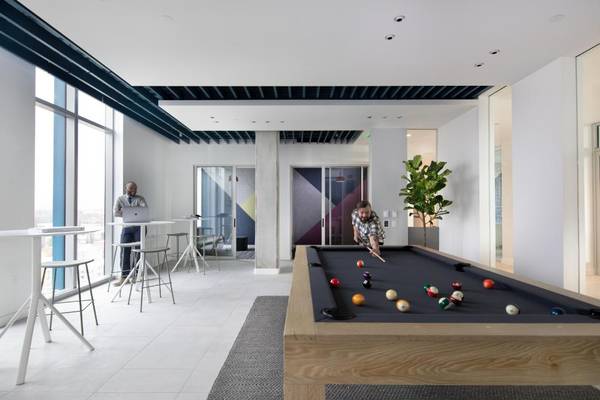 $2,331 / 1br - 871ft2 - Up to 8 Weeks Free: Inviting Pet-Friendly 1 BR by Burnside Bridge (Central Industrial East Side)64039054934785120