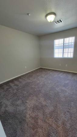 $1,599 / 2br - 1042ft2 - 2 habitaciones, patio privado, en North Las Vegas (3940 Scott Robinson Blvd., #1124, North Las Vegas, NV)63859612854019122