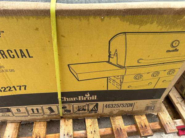 Char-Broil 4 burner commercial grill model 463257520 1