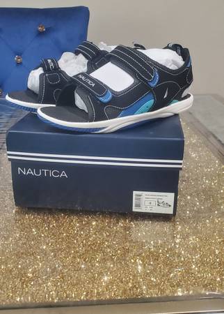 Brand new Boys Nautica sandals sz 4 1