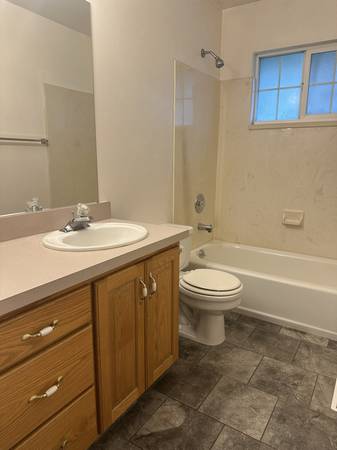 $1375.00 / 2br - 950ft2 - 2 Bed 1.5 Bath Townhome - Available Now! Ask About Move-In Special64037392126977124
