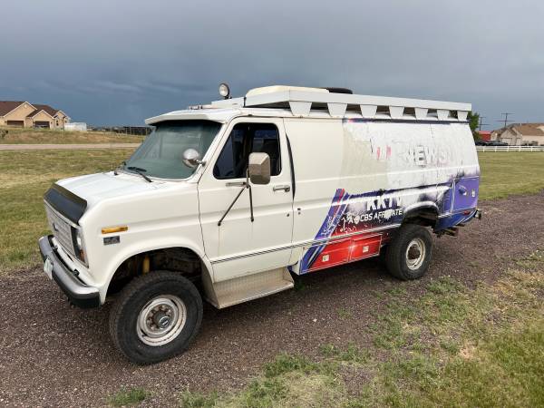 Ford E350 una tonelada Quigley 4x4 furgoneta - $12,500 (Denver)63619639601283121