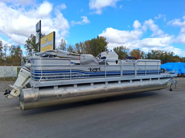 1993 Kayot 24ft Pontoon with 40hp Motor 1