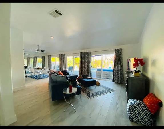 $3,500 / 3br - 1800ft2 - Beautifully furnished home with pool, spa, great view, close Downtown (Palm Springs)63686192268801122