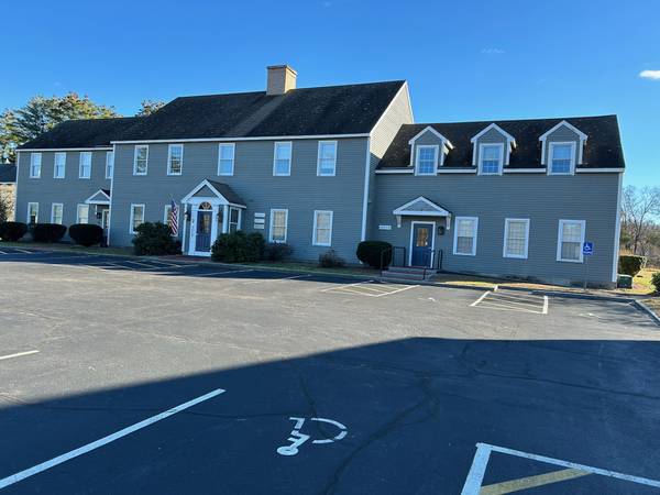 $375 Clean proff office suite w wifi access (Concord area)63932055766018120