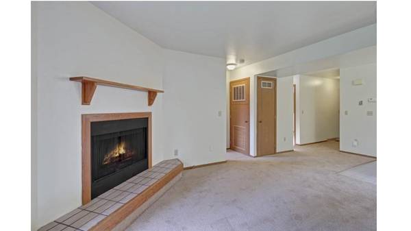 $1,809 / 2br - 756ft2 - Well-equipped kitchen! Dishwasher included! Wildwood Estates (Anchorage)63991794139779121