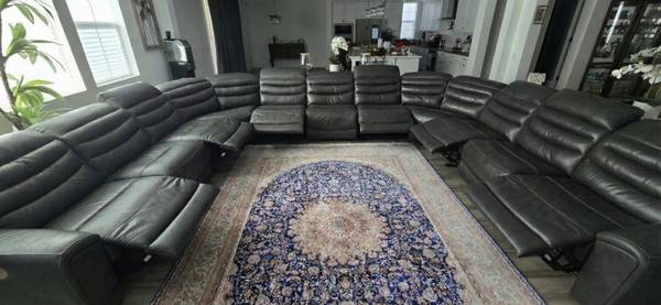 Luxury All-Leather Power Reclining Sectional Sofa – Like New 1