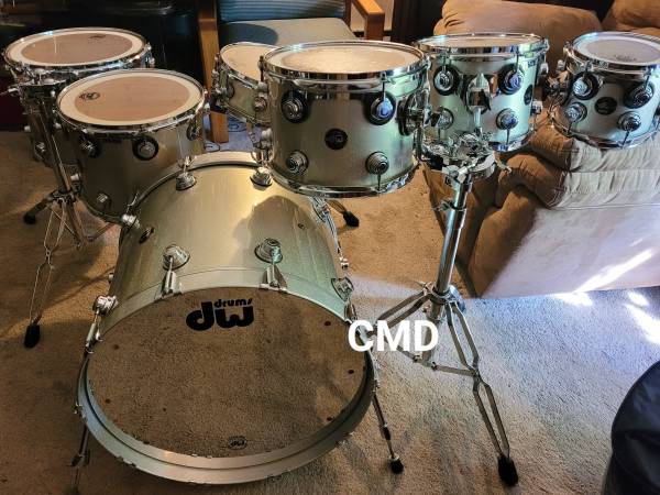 DW collectors specialty lacquer 7 piece drumset 2001 1