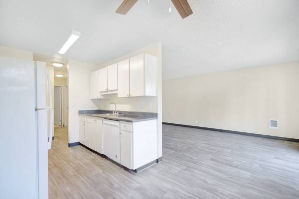 $1,495 / 1br - 650ft2 - Ceiling Fan, Dishwasher, Pet-Friendly Community (9555 SW Allen Blvd, Beaverton, OR)63820825025665121