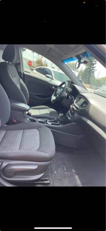 Hyundai Ioniq Blue - $9,000 (Whittier)63470773311745122