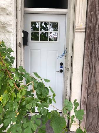 $900 / 1200ft2 - Storage for rent (Garfield Park)63898732841602123