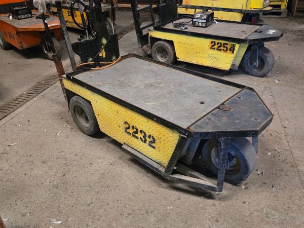 13 Electric Stock Chasers / Industrial Carts – Working – Package Deal 1