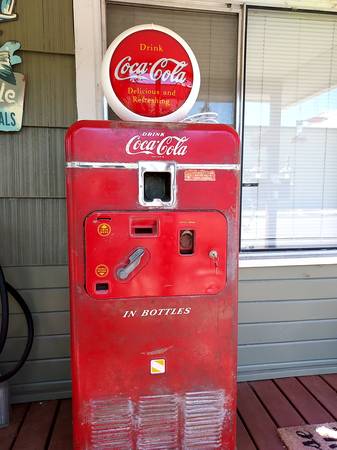 VMC 33 COKE MACHINE 1