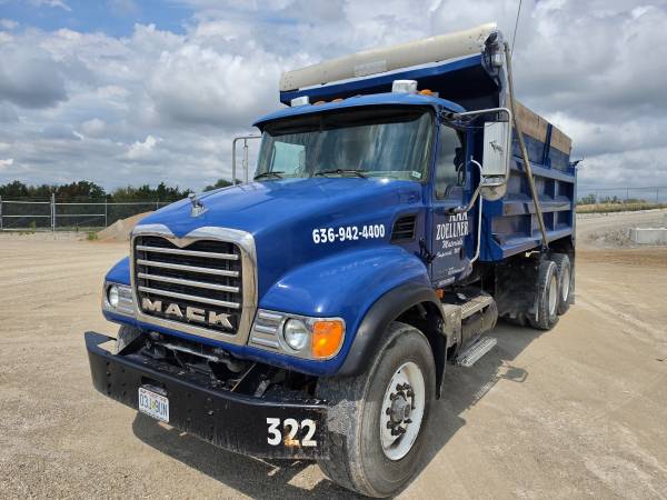 2003 Mack CV713 Granite Tandem - Photo 2