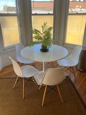 Ikea Docksta Table w 5 Chairs 1