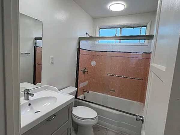 $1,000 / 2br - 765ft2 - Recién remodelado dúplex de lujo de dos habitaciones y un baño (Los Ángeles)64035739515011122